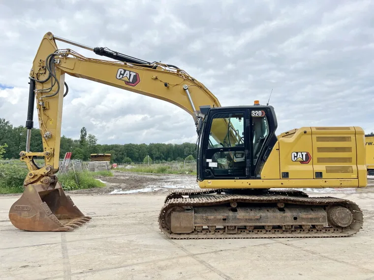 Used CAT 320 excavator