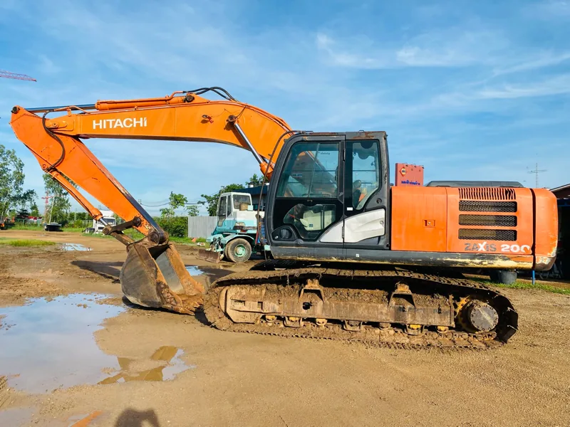 Used Hitachi ZX200 excavator